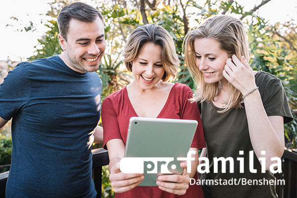 pro familia: Unterstützt durch Plus.line